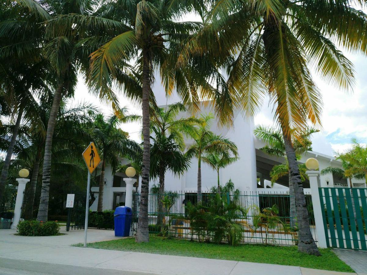 Bella Beach Condo Vacation 2 Bedrooms แคนคูน ภายนอก รูปภาพ